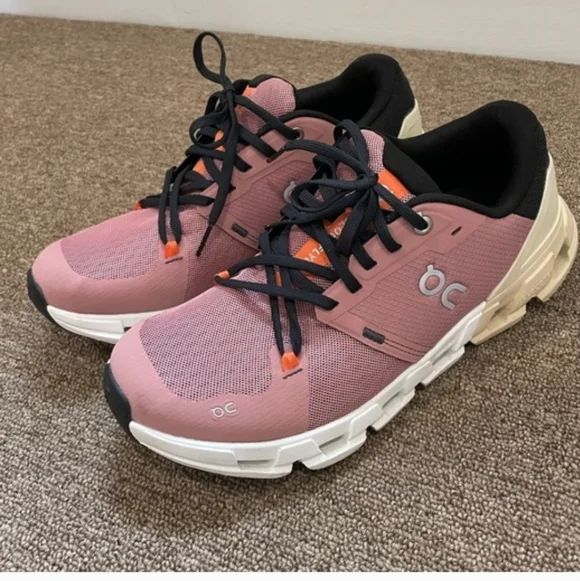 On Running Women's Athletic Shoes in Pink and Black - Picture 9 of 9